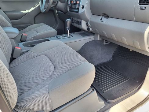 Used 2020 Nissan Frontier SV w/ Midnight Edition Floor Mats image 18