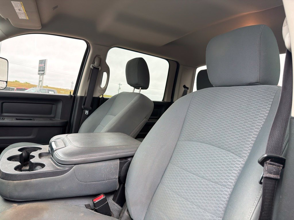 Used 2017 RAM 2500 Tradesman w/ Chrome Appearance Group AWD/4WD image 8