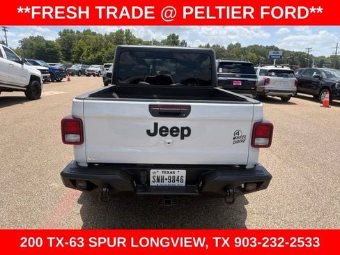 Used 2023 Jeep Gladiator Sport AWD/4WD image 10