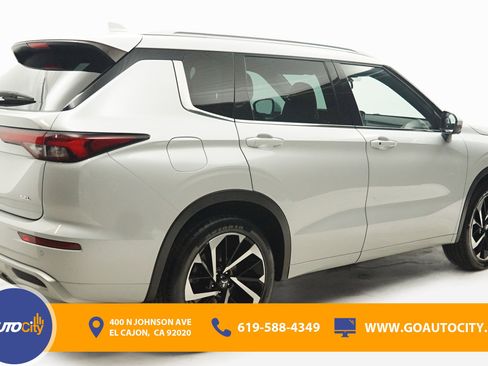 Used 2022 Mitsubishi Outlander SEL image 10