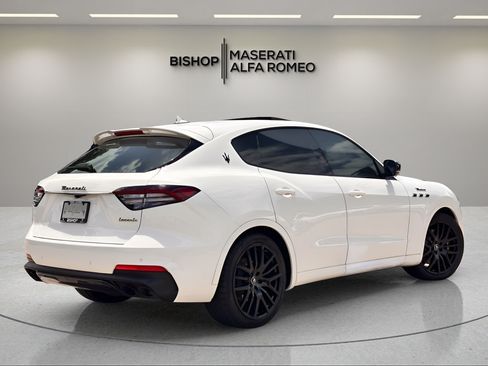 Used 2022 Maserati Levante Modena AWD/4WD image 5