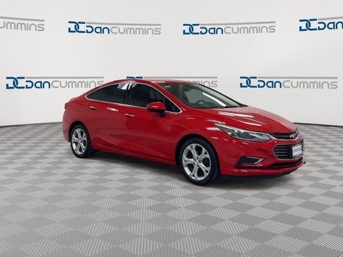 Used 2017 Chevrolet Cruze Premier image 2
