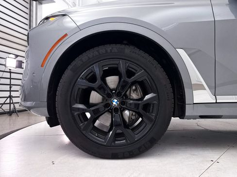 Used 2024 BMW X7 xDrive40i w/ Premium Package AWD/4WD image 17