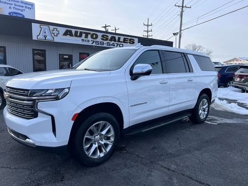 Used 2023 Chevrolet Suburban Premier image 2