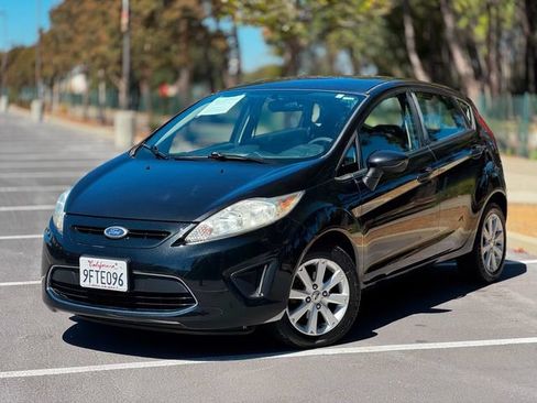 Used 2011 Ford Fiesta SE w/ 202A Rapid Spec Order Code FWD image 5