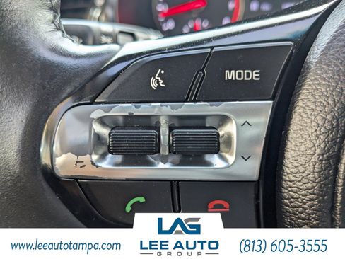 Used 2017 Kia Cadenza Premium image 23