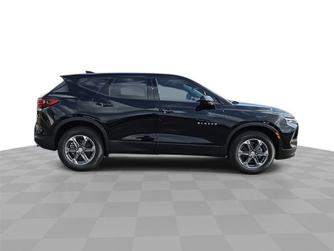 New 2025 Chevrolet Blazer LT w/ Driver Confidence Package image 9