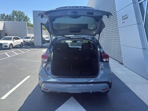 Used 2024 Nissan Kicks SV image 15