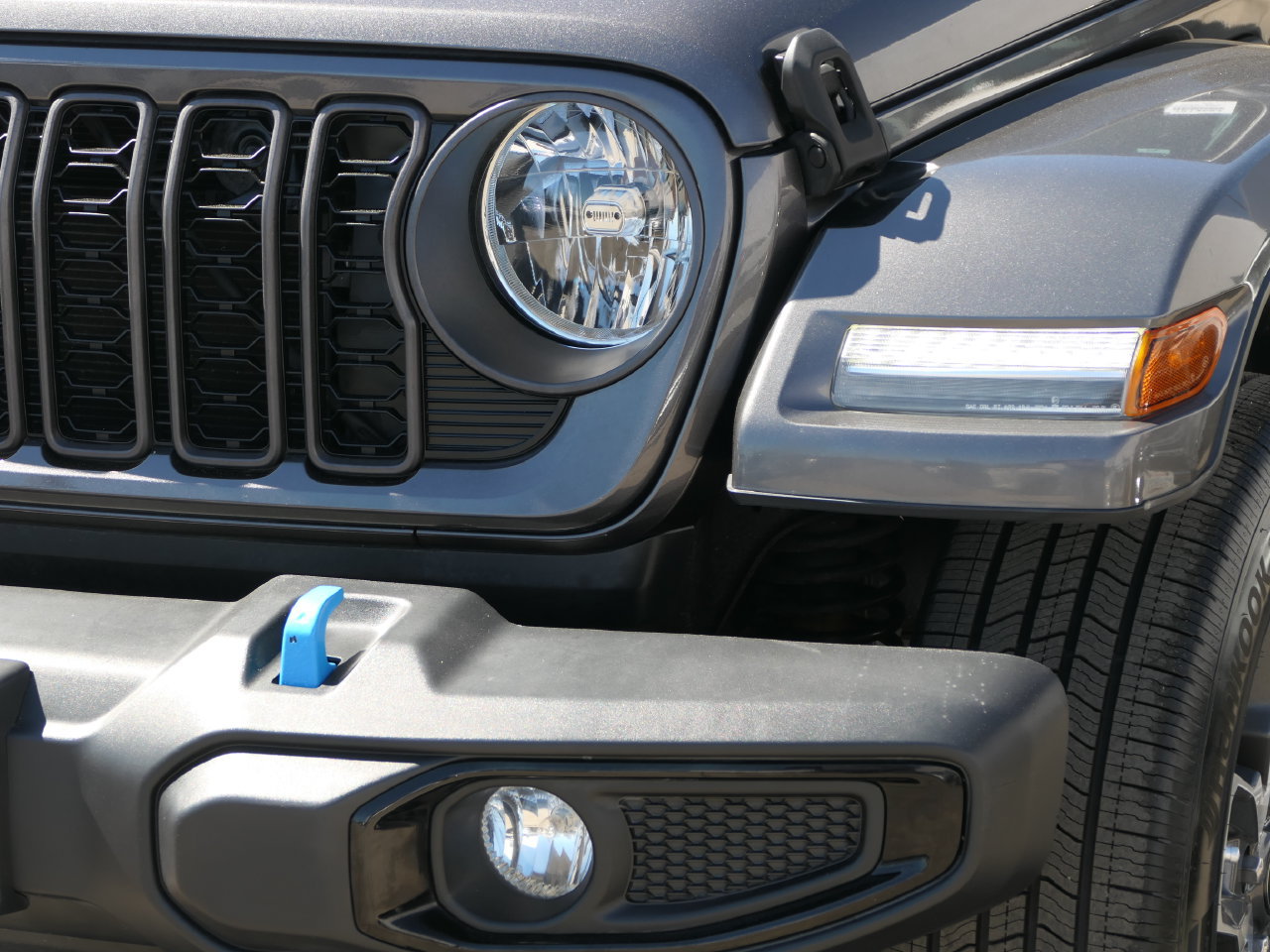 Used 2024 Jeep Wrangler Unlimited AWD/4WD image 9
