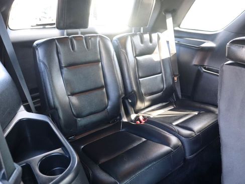 Used 2018 Ford Explorer XLT w/ Equipment Group 202A FWD image 14