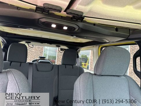 Used 2024 Jeep Wrangler Unlimited Sport AWD/4WD image 22