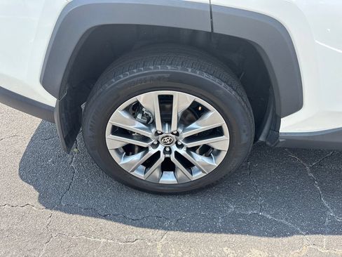Used 2022 Toyota RAV4 XLE Premium FWD image 18