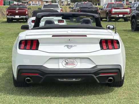 Used 2024 Ford Mustang Premium image 9