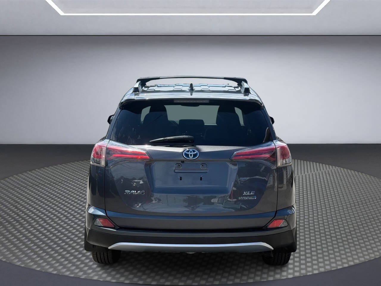 Used 2016 Toyota RAV4 XLE AWD/4WD image 6
