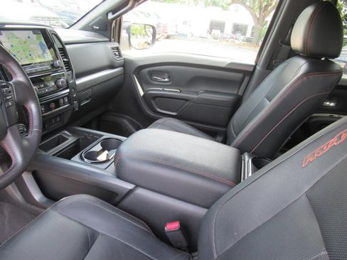 Used 2022 Nissan Titan PRO-4X w/ Pro-4x Convenience Package AWD/4WD image 18