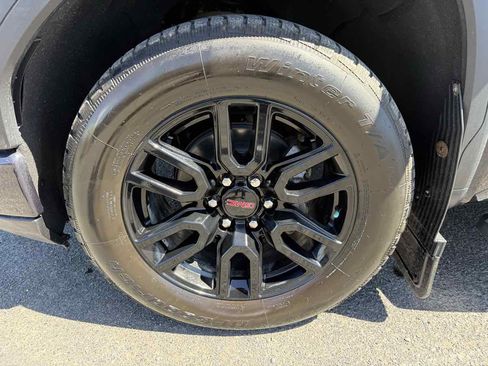 Used 2022 GMC Sierra 1500 Elevation w/ X31 Off-Road Package AWD/4WD image 7