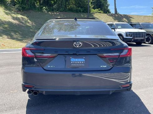 Used 2025 Toyota Camry XSE FWD image 4