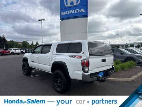 Used 2020 Toyota Tacoma TRD Off-Road AWD/4WD image 4