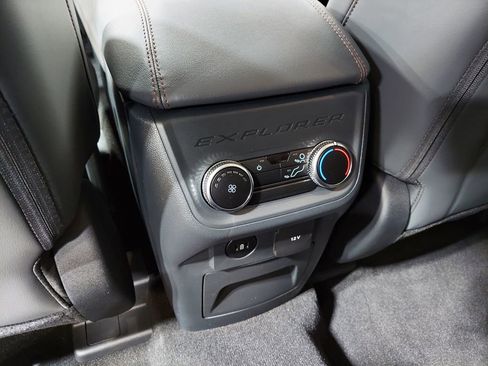 New 2026 Ford Explorer Active w/ Active Comfort Package image 28