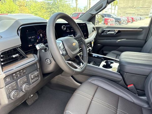 New 2026 Chevrolet Suburban High Country w/ Sun And Tow Package AWD/4WD image 22