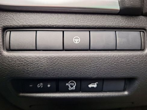 Used 2024 Nissan Rogue SV w/ SV Premium Package image 12