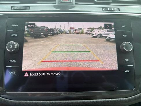 Used 2018 Volkswagen Tiguan SEL Premium w/ R-Line Package FWD image 26