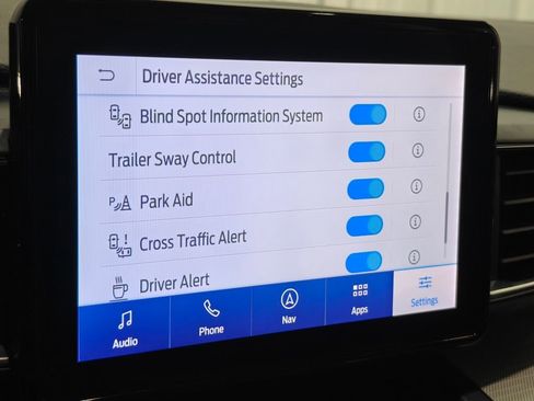 Used 2020 Ford Explorer XLT w/ Equipment Group 202A AWD/4WD image 50