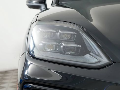 New 2026 Porsche Cayenne Coupe AWD/4WD image 11