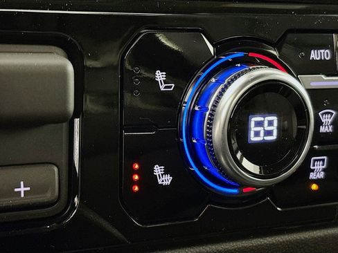 New 2026 GMC Sierra 1500 Elevation image 19