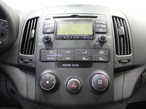 Used 2012 Hyundai Elantra w/ Preferred Pkg FWD image 12