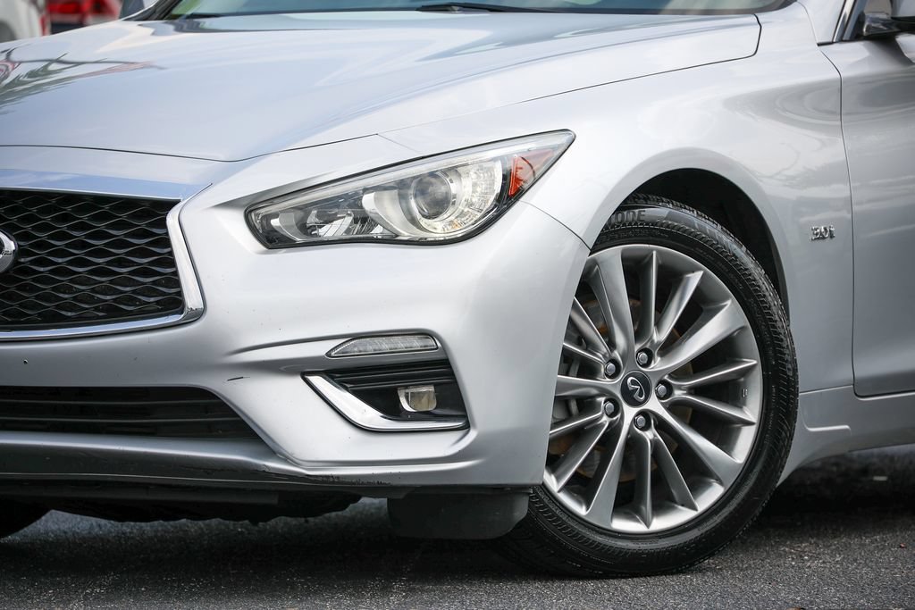 Used 2018 INFINITI Q50 Luxe w/ Essential Package (3.0T Luxe) AWD/4WD image 17