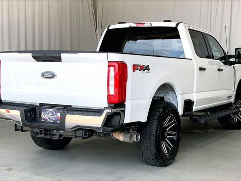 Used 2024 Ford F250 XLT w/ FX4 Off-Road Package AWD/4WD image 13