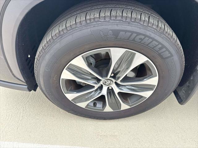 Certified 2026 Toyota Highlander XLE AWD/4WD image 4