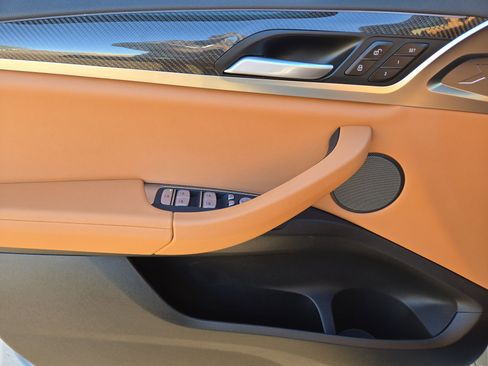 Certified 2025 BMW X4 M40i w/ Premium Package image 15