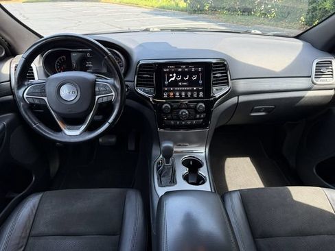 Used 2019 Jeep Grand Cherokee Altitude AWD/4WD image 19