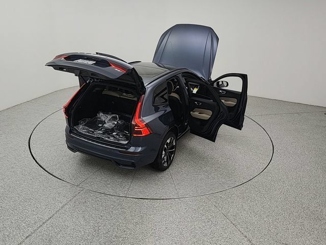 New 2026 Volvo XC60 B5 Plus w/ Protection Package Premier AWD/4WD image 23