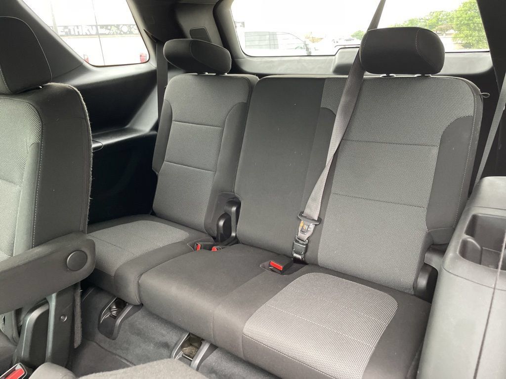 Used 2022 Chevrolet Traverse LT FWD image 36