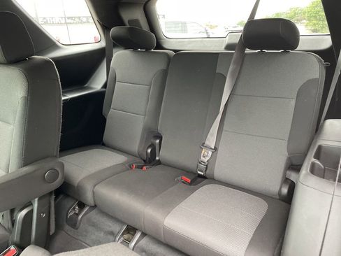 Used 2022 Chevrolet Traverse LT FWD image 36