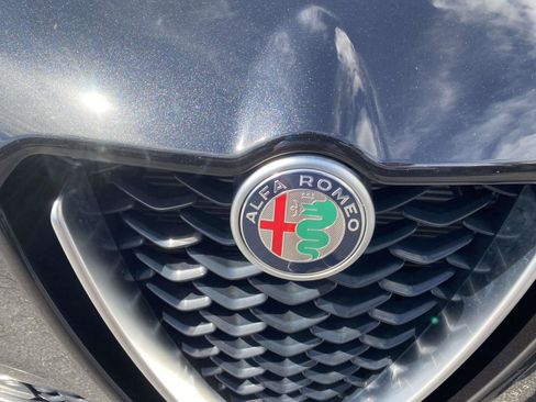 Used 2024 Alfa Romeo Stelvio Ti image 25