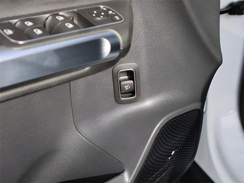 New 2026 Mercedes-Benz GLB 250 4MATIC image 30