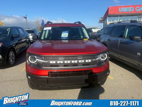 Used 2024 Ford Bronco Sport Outer Banks w/ Tech Package AWD/4WD image 2