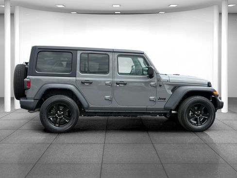 Used 2023 Jeep Wrangler Unlimited Sport AWD/4WD image 8