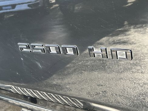 Used 2022 Chevrolet Silverado 2500 LTZ w/ LTZ Plus Package image 9