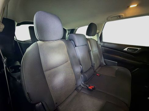 Used 2020 Nissan Pathfinder S image 26