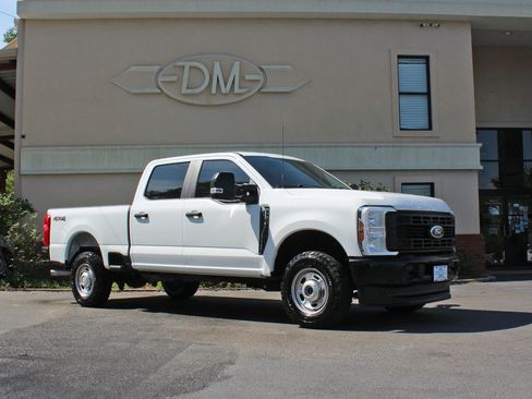 Used 2024 Ford F250 XL image 5