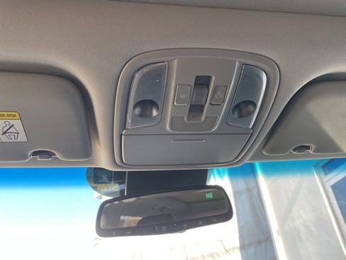 Used 2022 Kia Sportage EX w/ EX Technology Package image 17