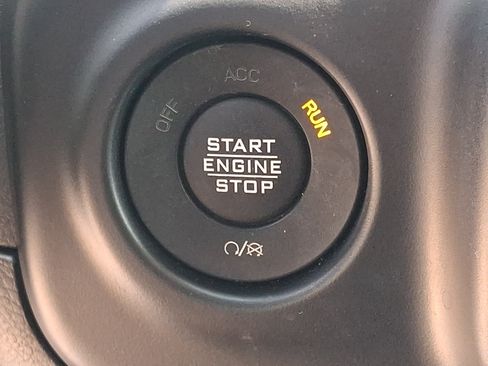 Used 2021 Jeep Wrangler Unlimited Sahara AWD/4WD image 22