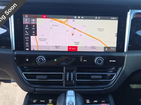 Used 2025 Porsche Macan Base image 10