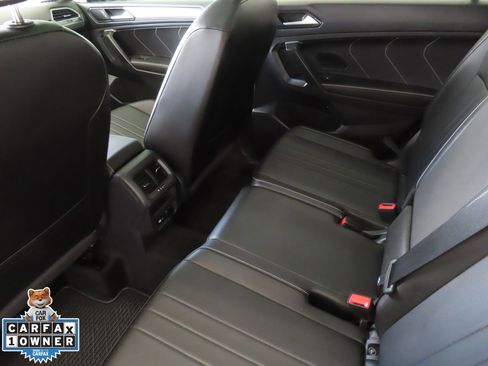 Certified 2024 Volkswagen Tiguan SE R-Line image 24