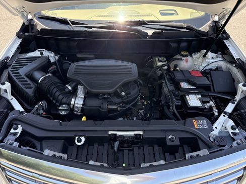 Used 2017 Cadillac XT5 Platinum w/ Driver Assist Package AWD/4WD image 41